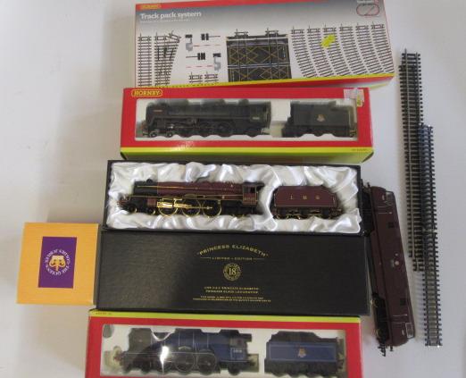 Hornby China trains comprising Golden Jubilee Princess Image