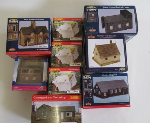 Nine lineside buildings by Hornby and Bachmann including houses Image