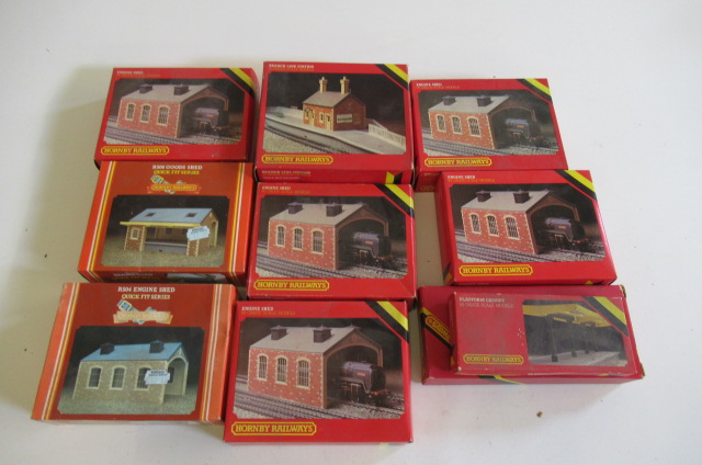 Ten lineside accessories by Hornby including engine shed Image