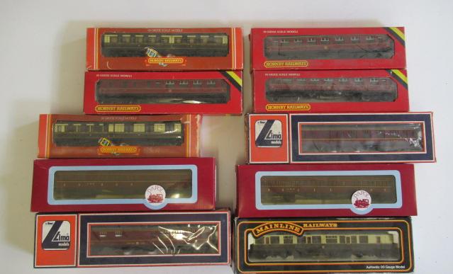 Ten passenger coaches by Hornby and others including L.M.S. and G.W.R. types Image
