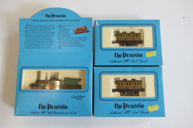 Bachmann German locomotive The Prussia with two coaches Image