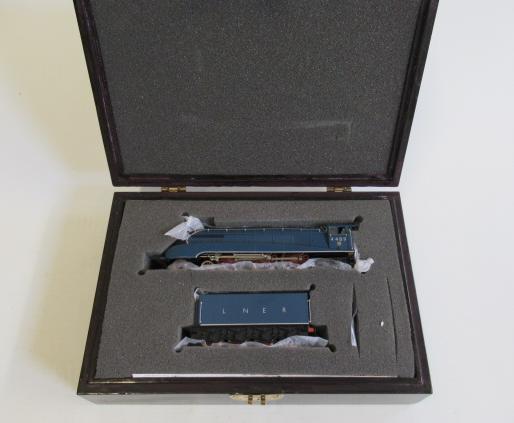 Bachmann limited edition A4 locomotive Dominion of Canada finished in L.N.E.R. blue Image