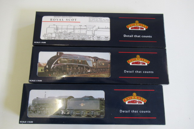 Bachmann L.N.E.R. V2 Green Howard Image