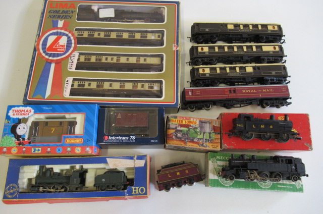 Lima G.W.R. Train Pack with King George V and three coaches Image