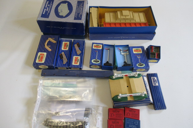 Hornby Dublo three rail track and accessories including electric signals Image