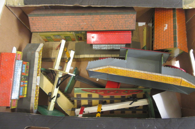 Playworn line side accessories and buildings including signals Image