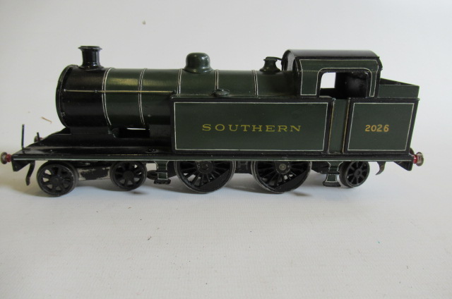 Handmade Southern Railway 4-4-2 Tank with Leeds 0-4-0 three rail mechanism Image