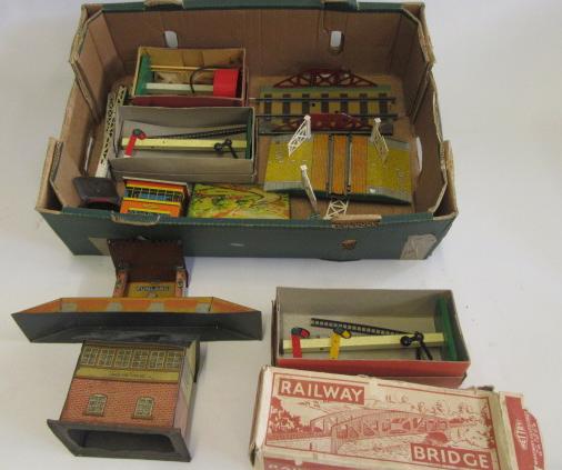 Trackside accessories by Hornby Image