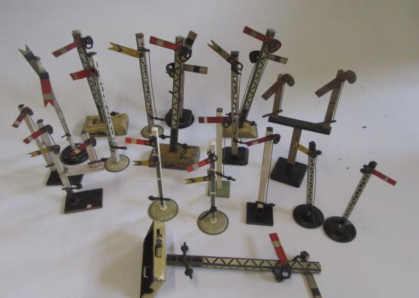 Eighteen tinplate and wooden railway signals by German and British makers Image