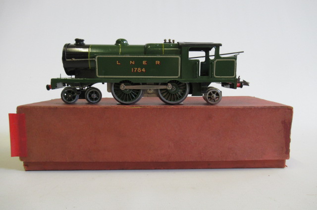 Hornby 20V No2 4-4-2 L.N.E.R. tank 1784 Image