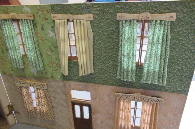 A "Georgian" dolls house by Hobbies Image