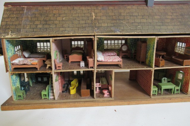 A "Georgian" dolls house by Hobbies Image