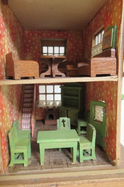 A "Georgian" dolls house by Hobbies Image
