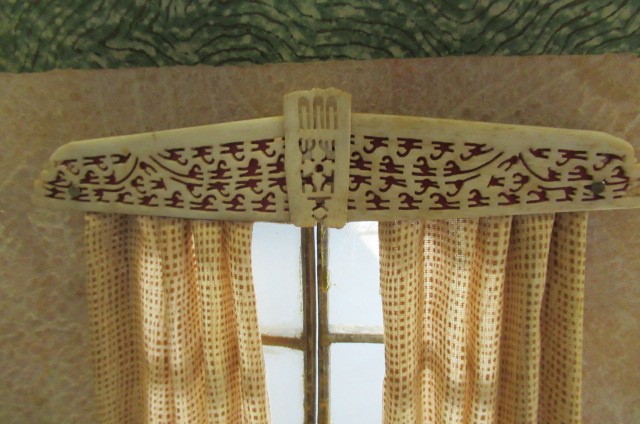 A "Georgian" dolls house by Hobbies Image