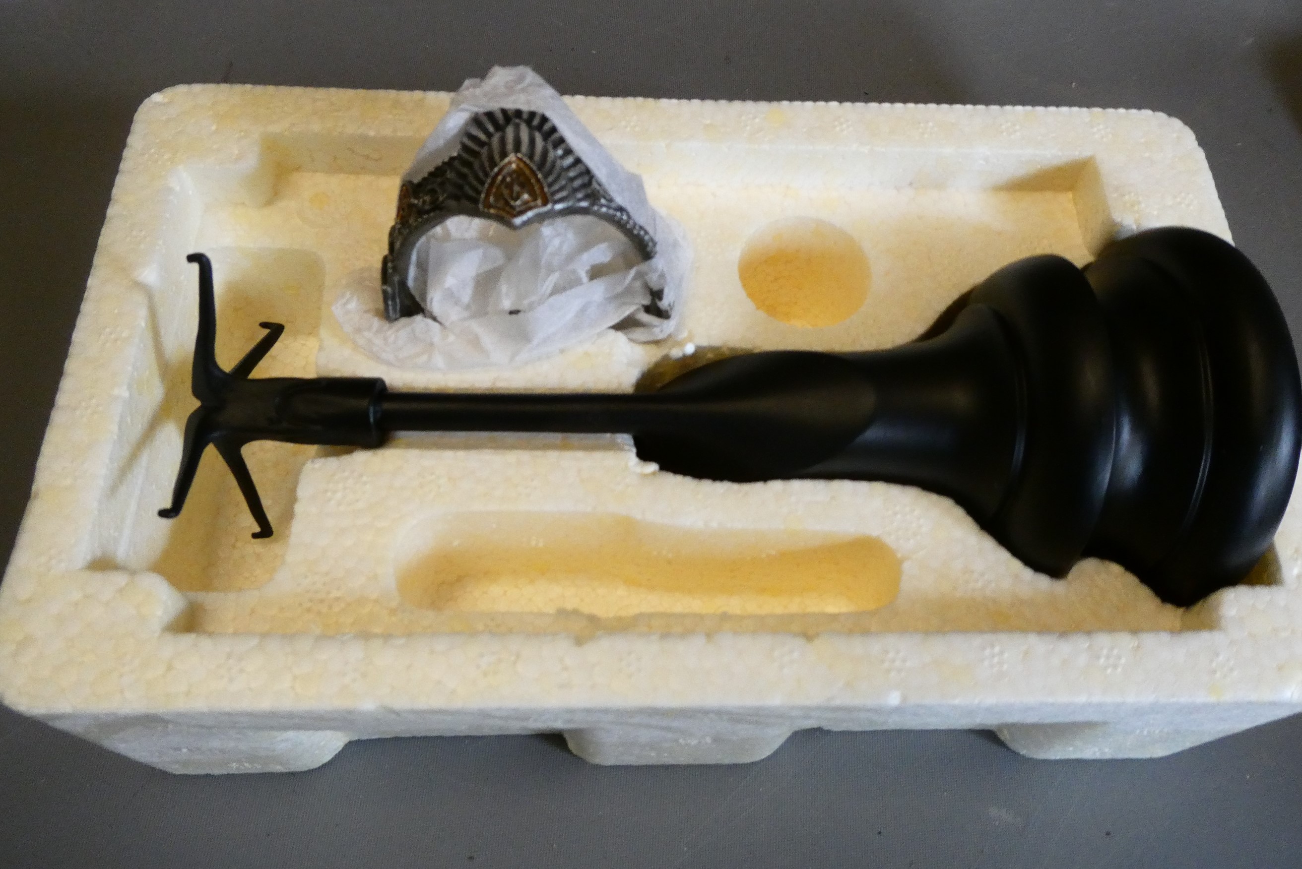 Boxed Lord Of The Rings Crown of King Elessar, The Return of the King, Sideshow Weta Collectables, Image