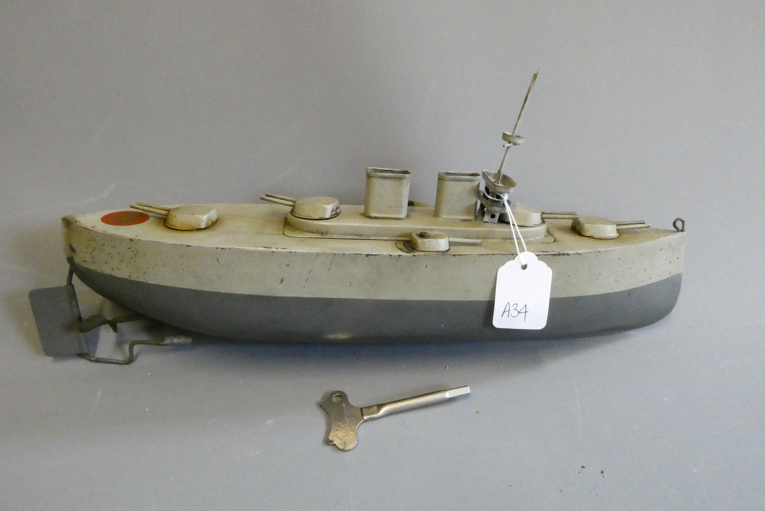 Sutcliffe model 16" clockwork battleship, some paint loss and aging, clockwork motor tested ok, Image
