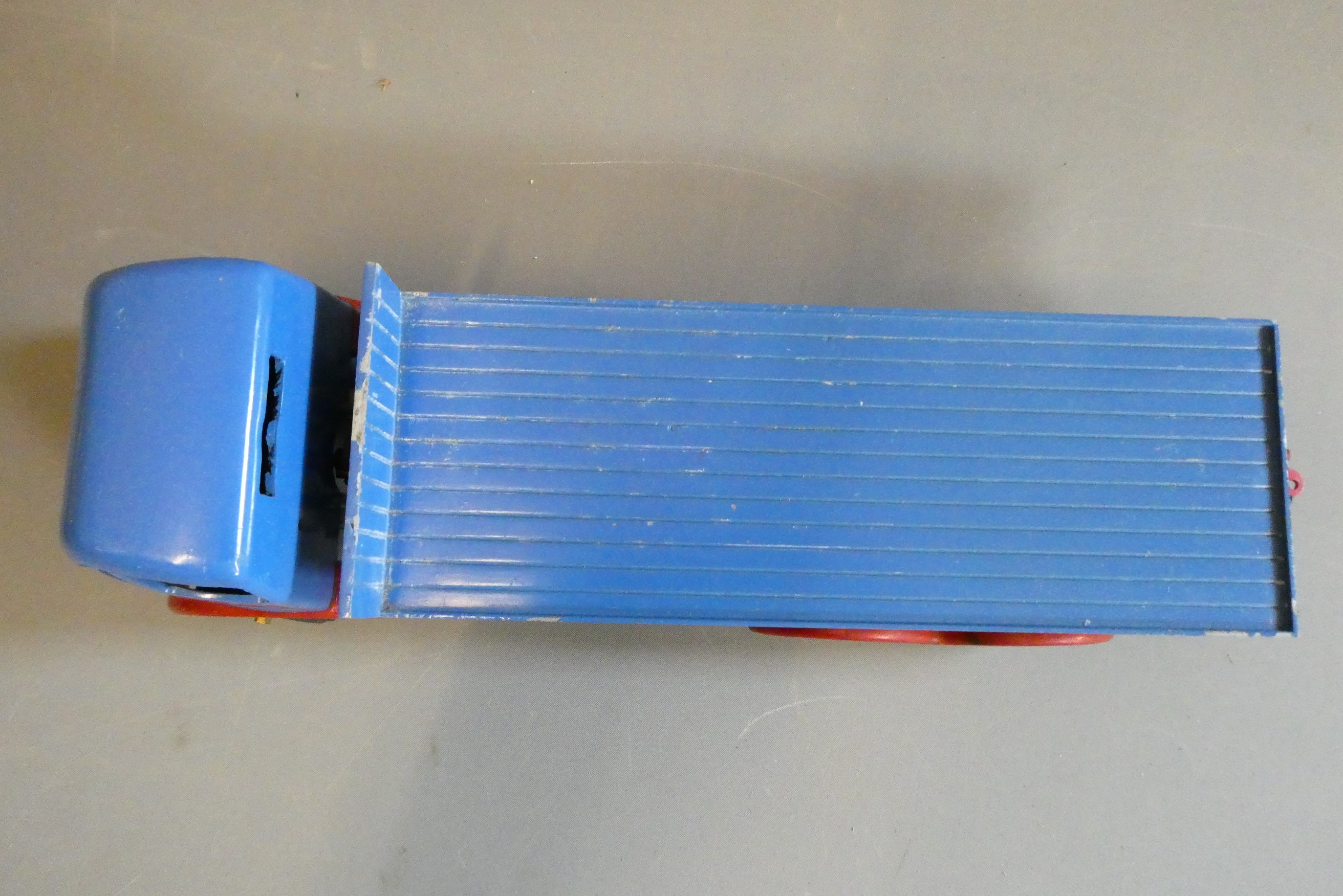 Shackleton clockwork Flatbed lorry finished in blue with key and spanners. Clockwork motor tested ok Image