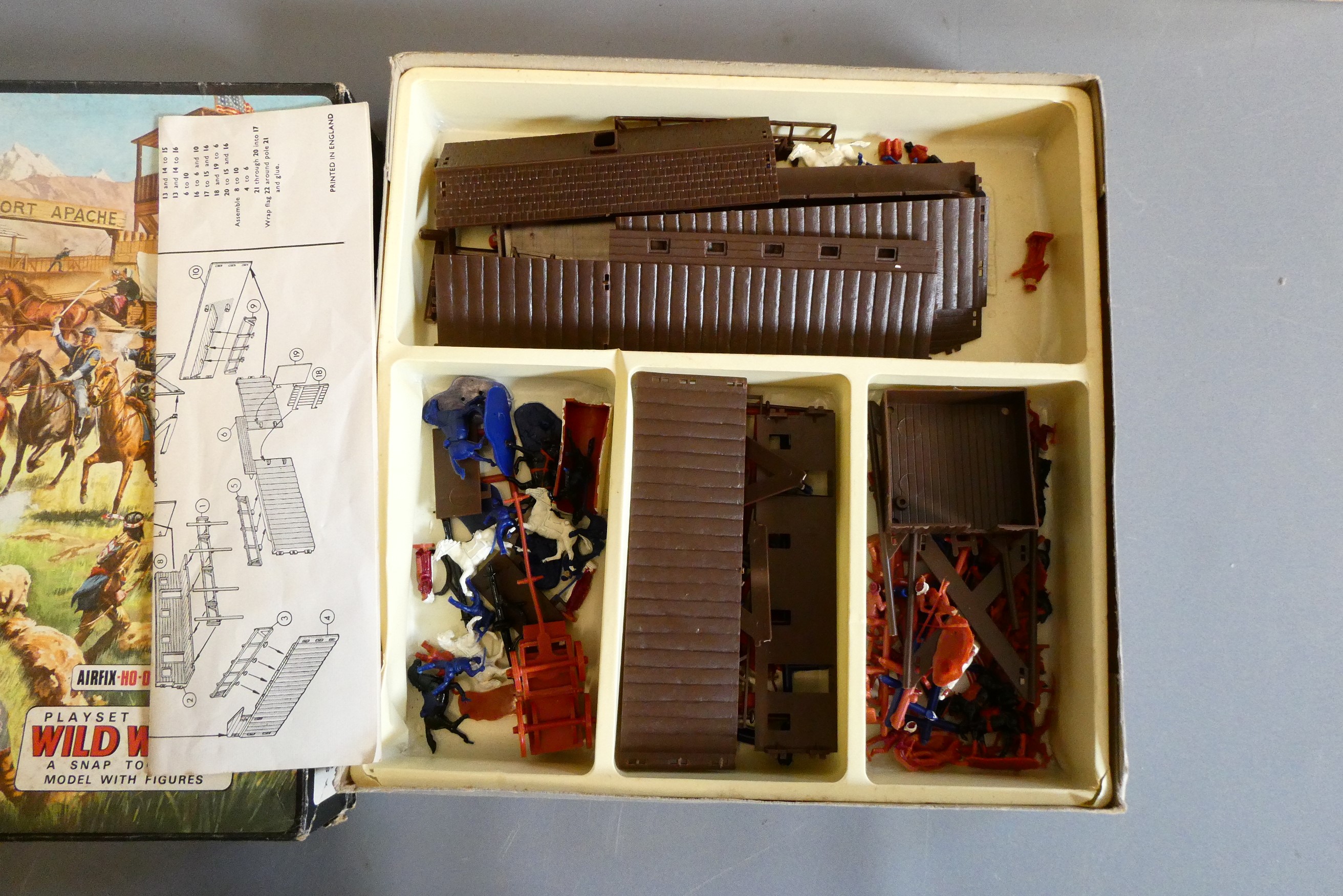 Airfix Play Set Wild West in used condition with figures Image
