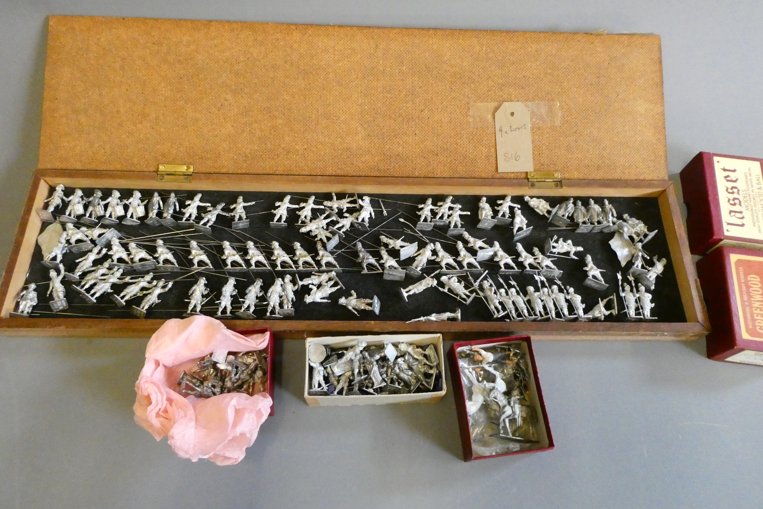 A quantity of 30mm white metal war game figures, most items from the English Civil War period, all Image