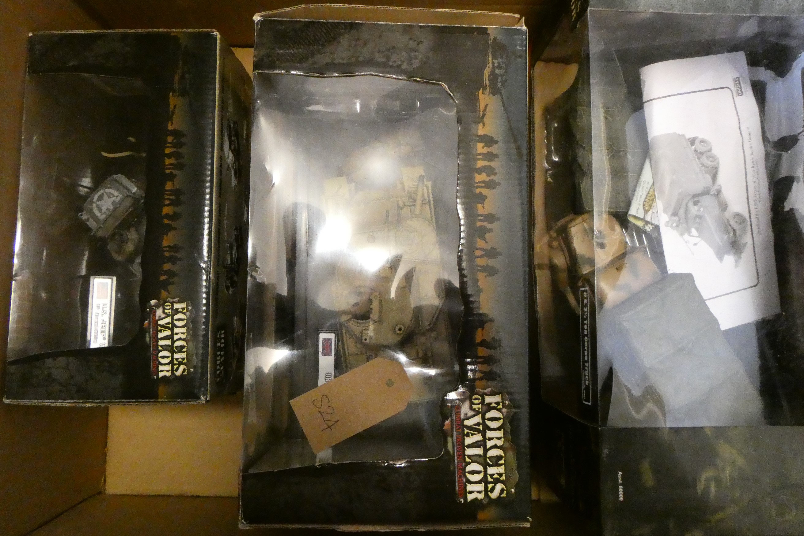 Forces of Valor model tanks and fighting vehicles from WW2 allied forces, some items loose, boxes Image