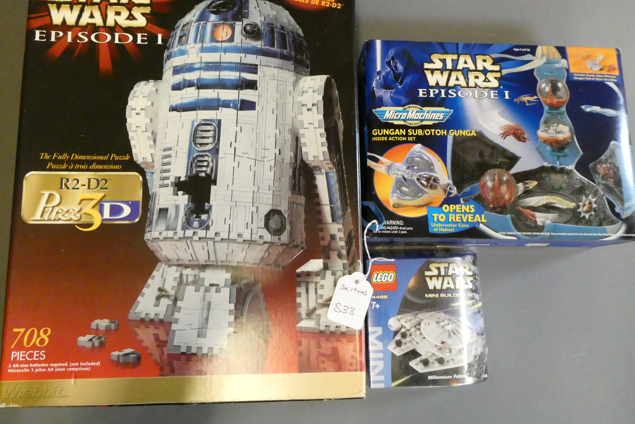 Star Wars novelty items comprising R2-D2 puzzle, Micro Machines Set and a small Lego building set, Image