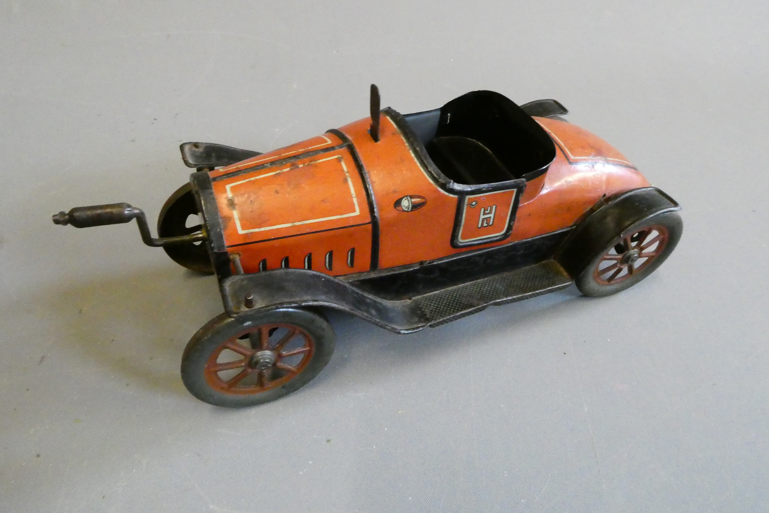 Gama T60 clockwork tank Image