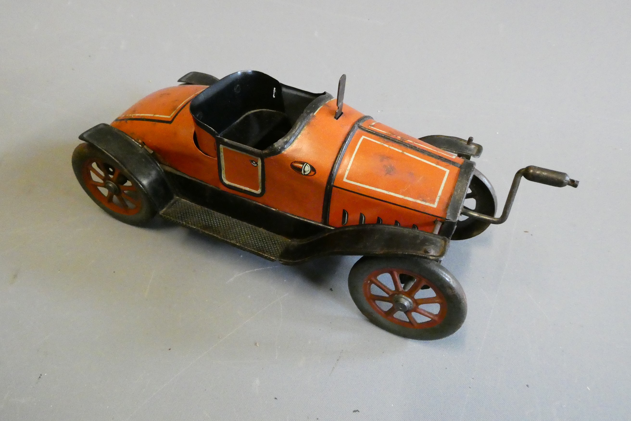 Gama T60 clockwork tank Image