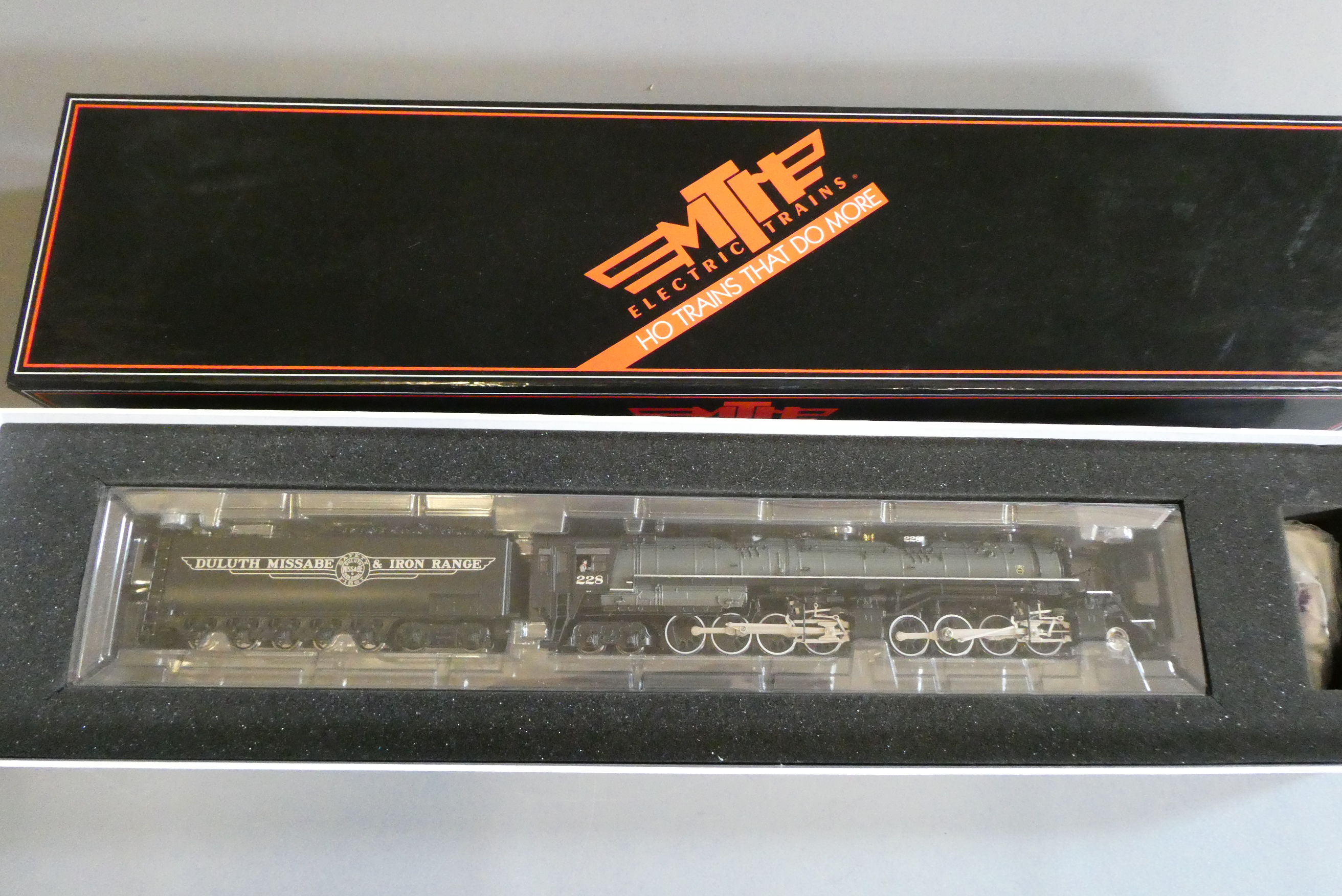 MTH HO scale DCC Sound fitted M4 Yellowstone Duluth Missabe Iron Range 228 locomotive. Boxed, mint Image
