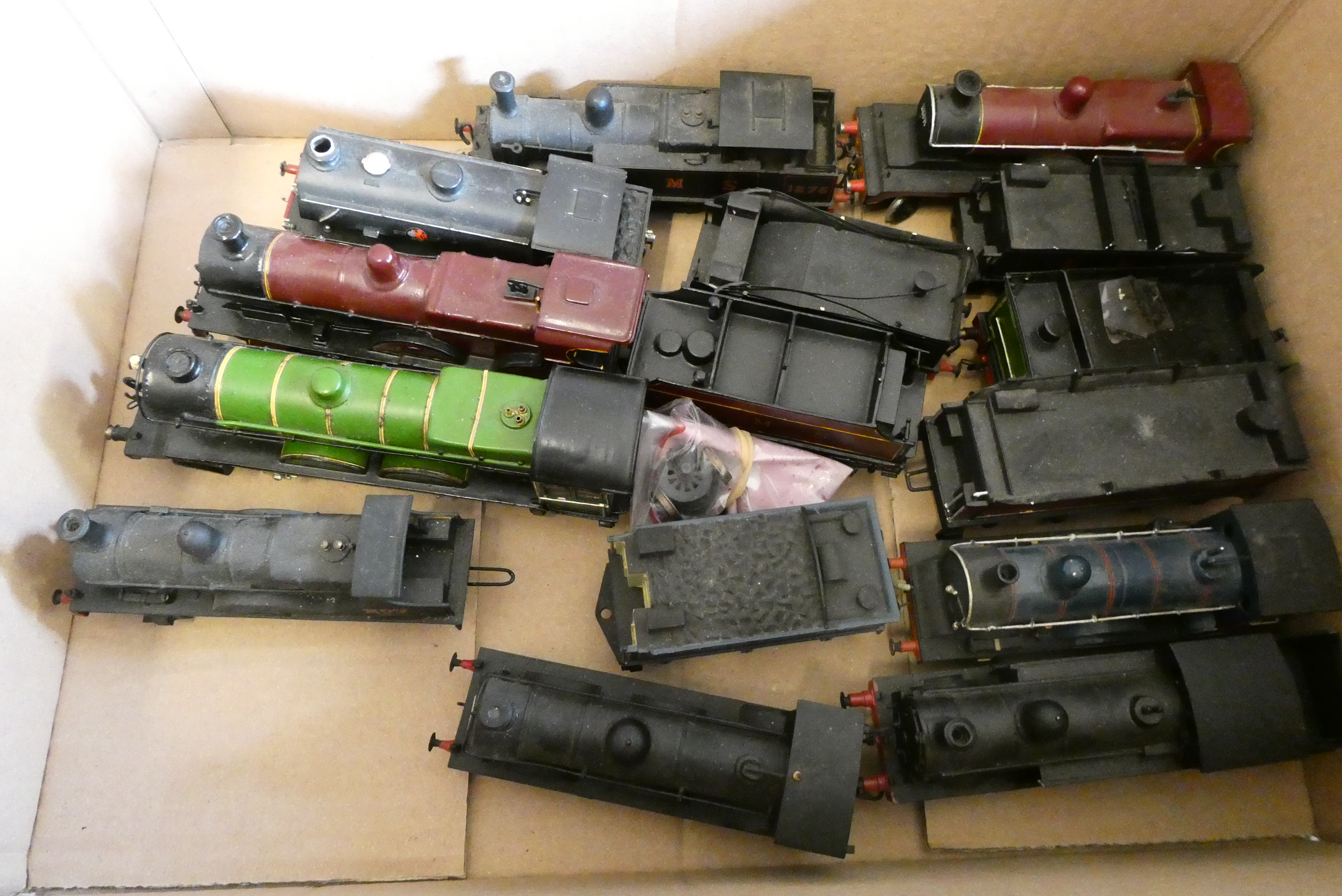 Scratch built plastic 00 scale static model locomotives and two Airfix plastic locomotive kits, some Image