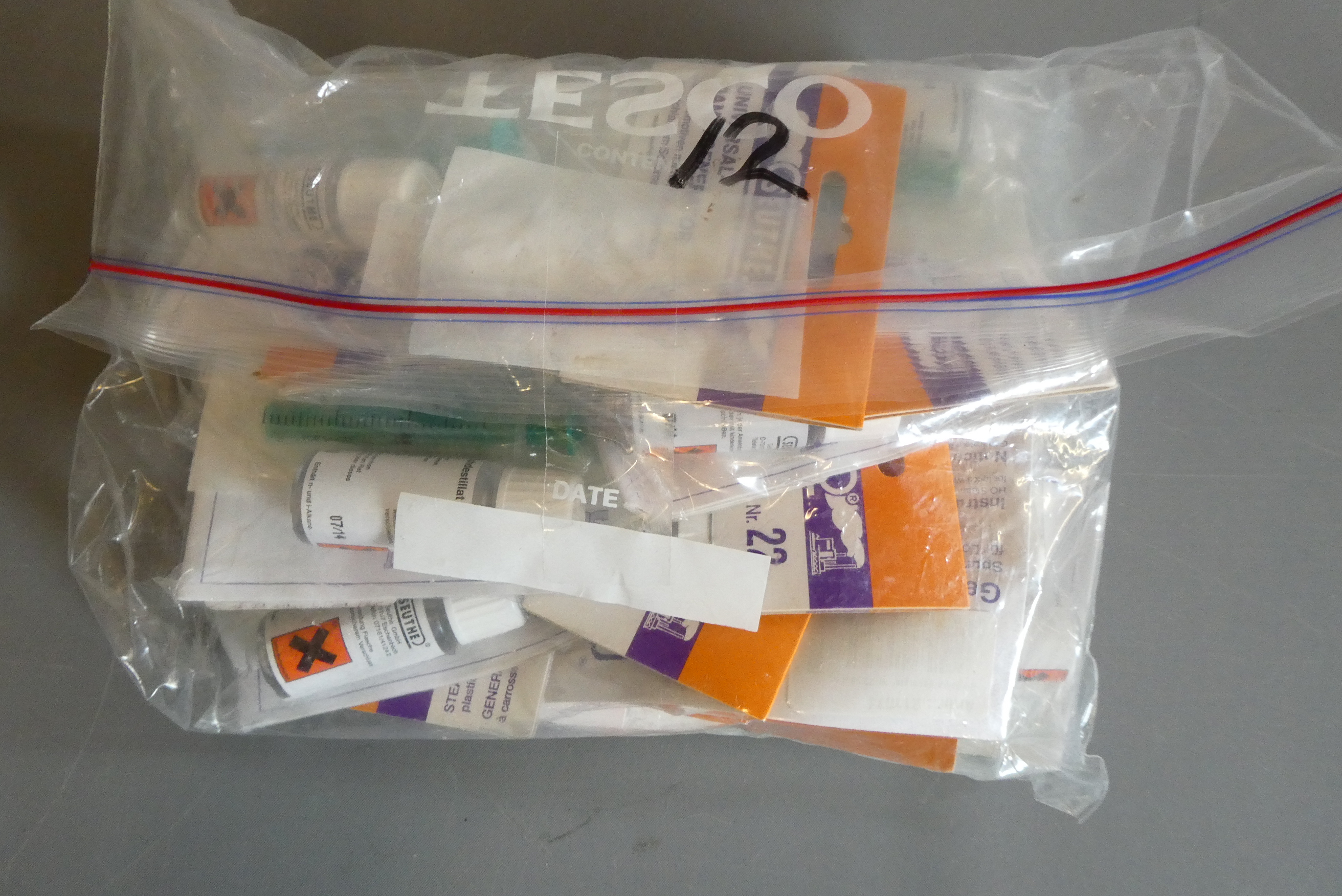 Twelve Seuthe smoke units for 00/HO models, mint (Est. plus 24% premium inc. VAT) Image