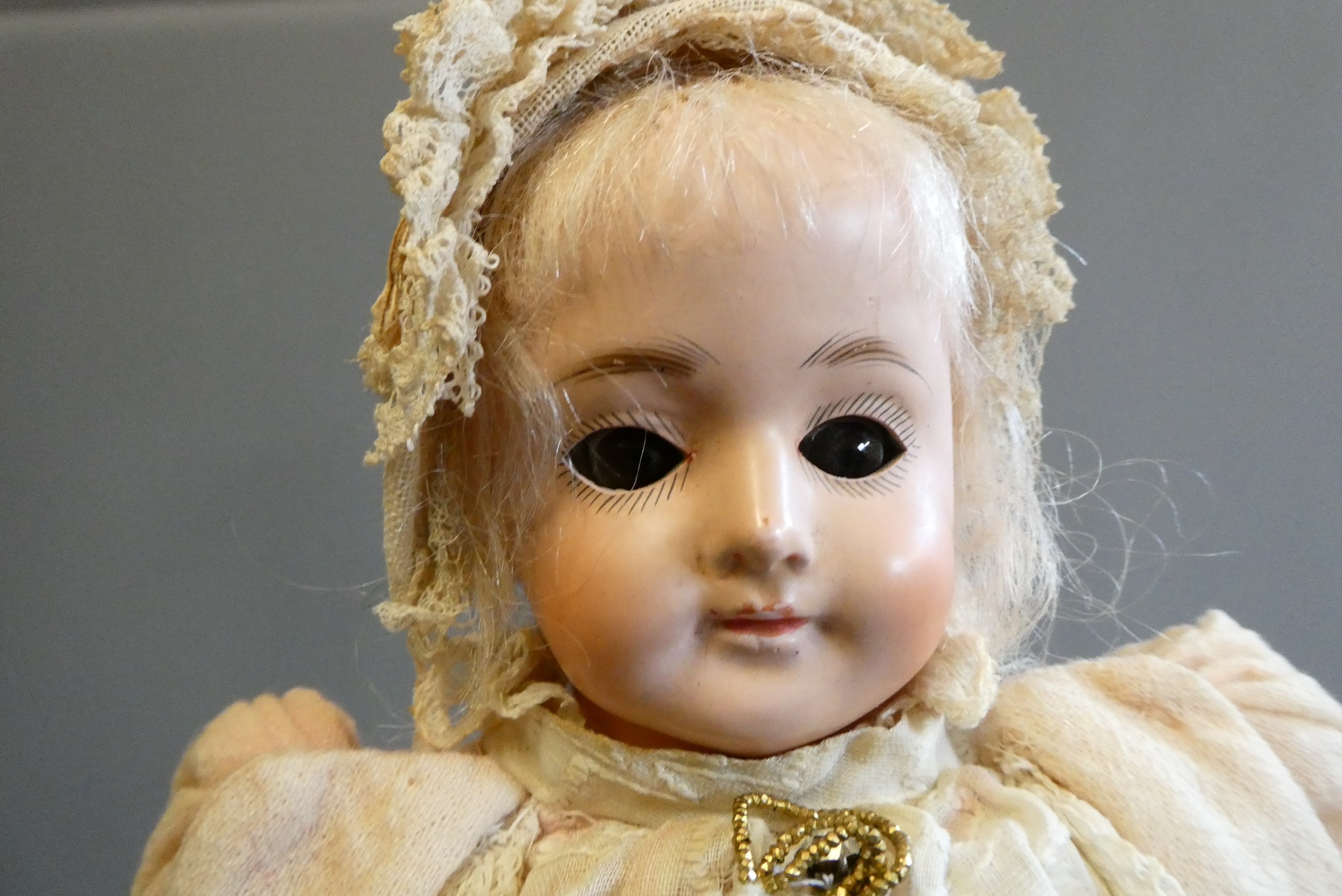 Two shoulder head dolls Image