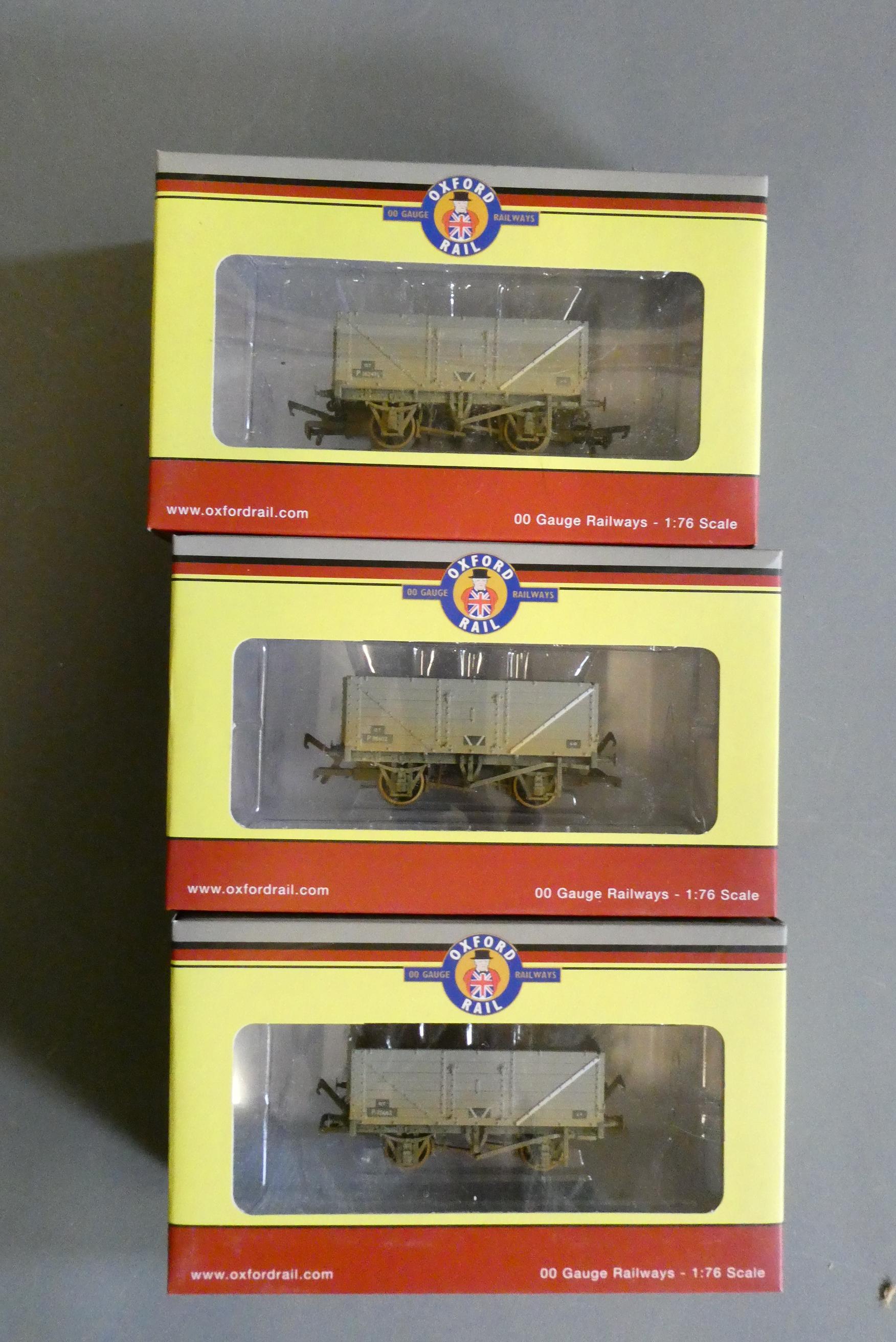 Three Oxford rail open wagons in weathered condition, box excellent (Est. plus 24% premium inc. VAT) Image