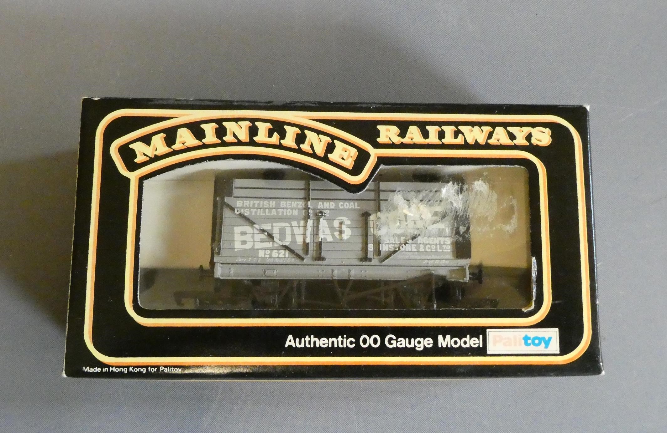Ten Mainline Railways goods wagons, Wrenn salt wagon and Lima parcels van. All items boxed, Image