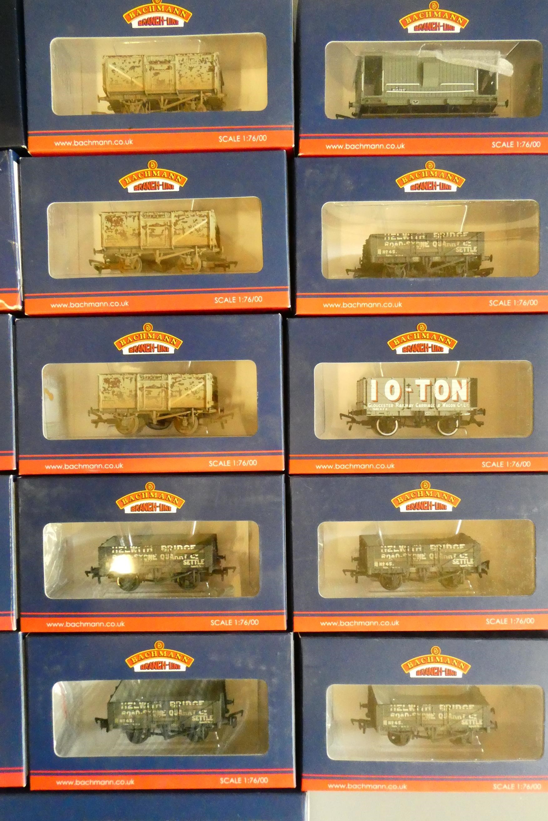 Twenty two Bachmann goods wagons, all items boxed, excellent to mint (Est. plus 24% premium inc. Image