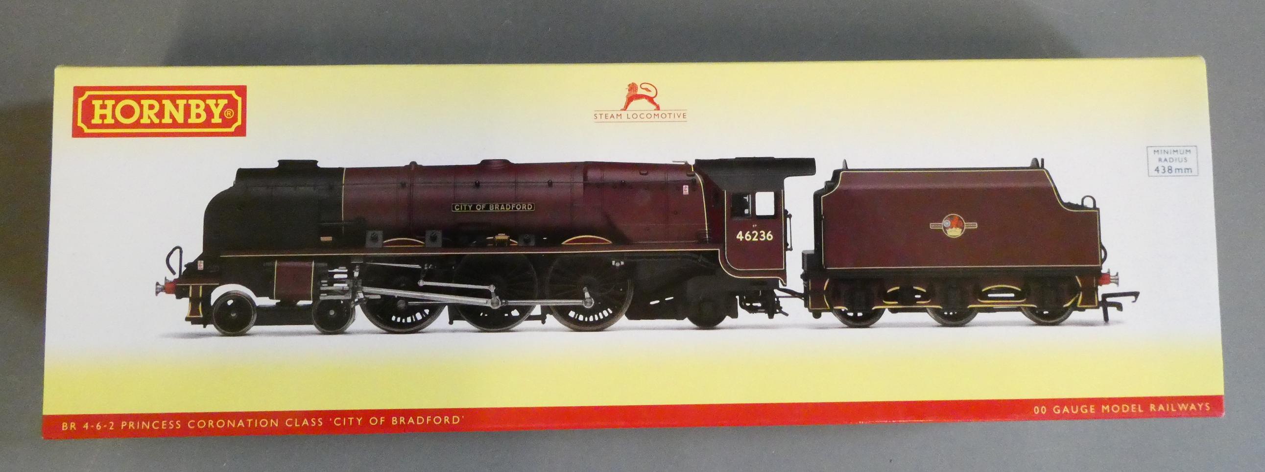 Hornby City of Bradford locomotives finished in British Railways crimson, boxed, excellent to mint Image