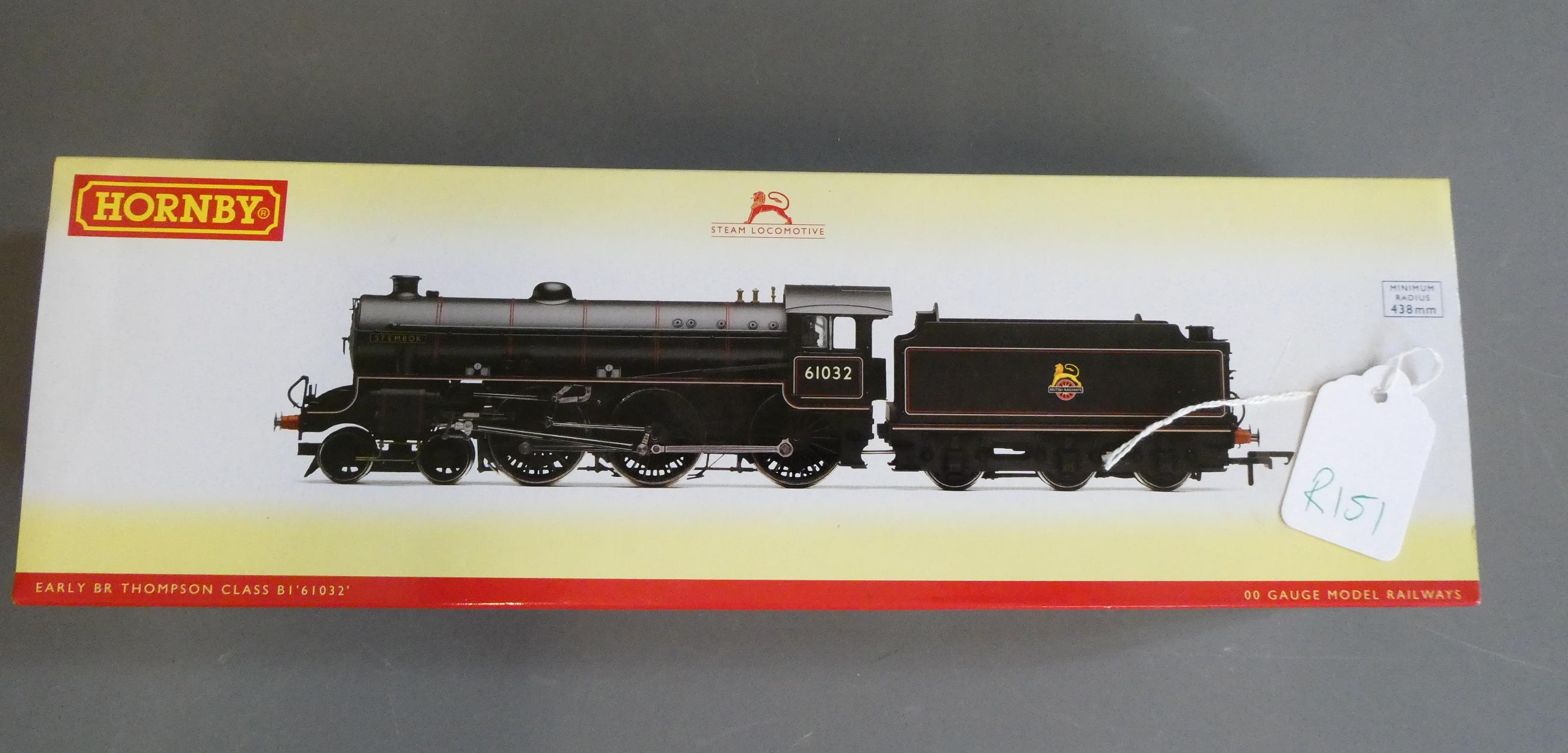 Hornby Class B1 locomotive Stembok finished in British Railways mixed traffic livery 61032, fitted Image