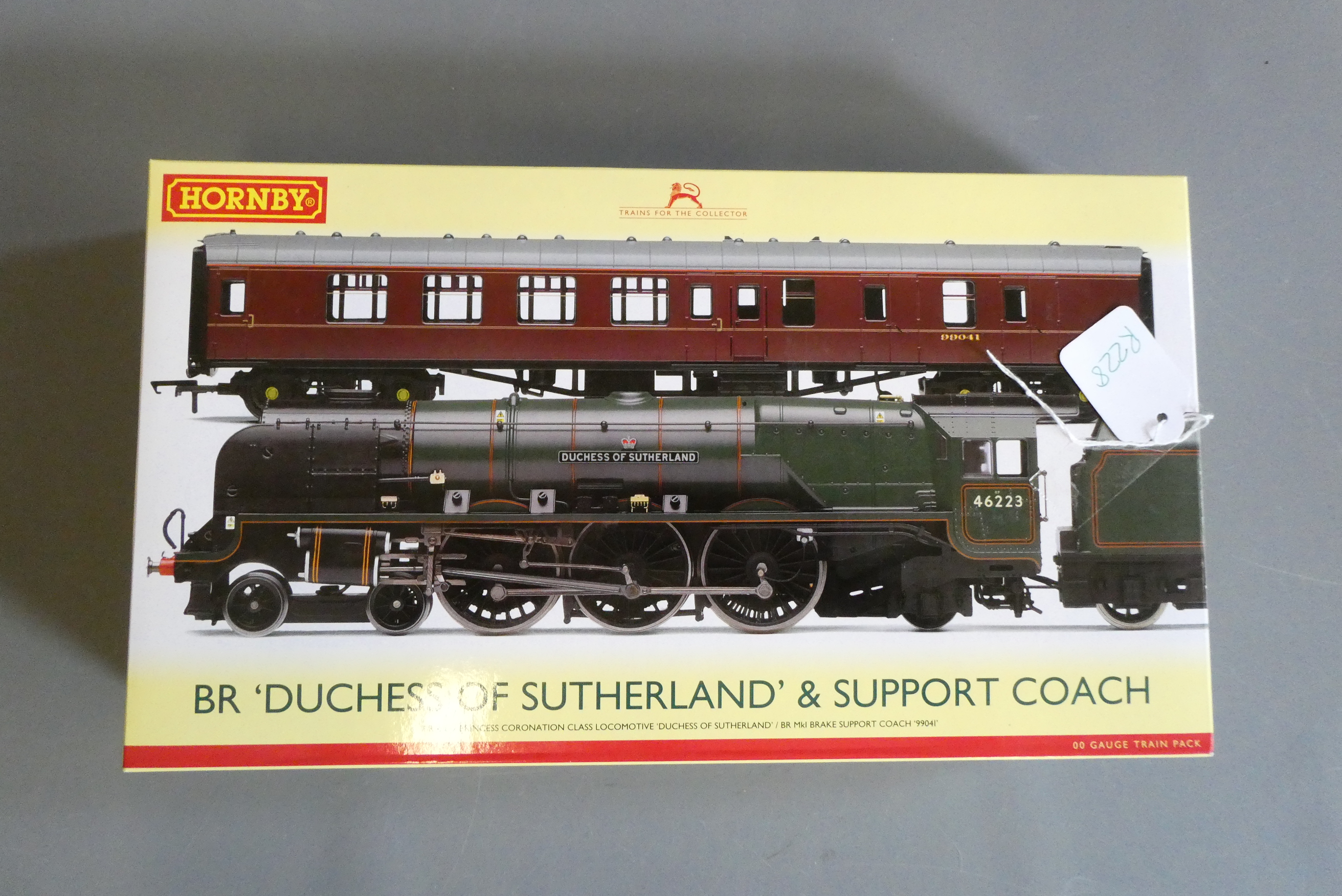 Hornby train pack with Duchess of Sutherland and support coach finished in British Railways lined Image
