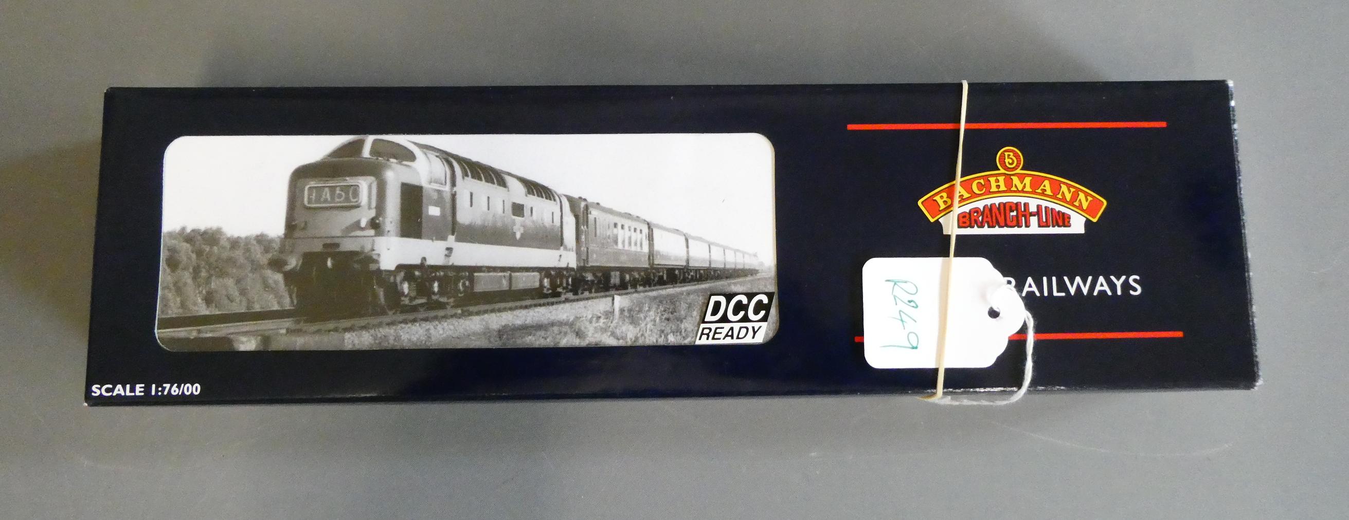 Bachmann Class 55 finished in British Railways two tone green livery 55008 Image