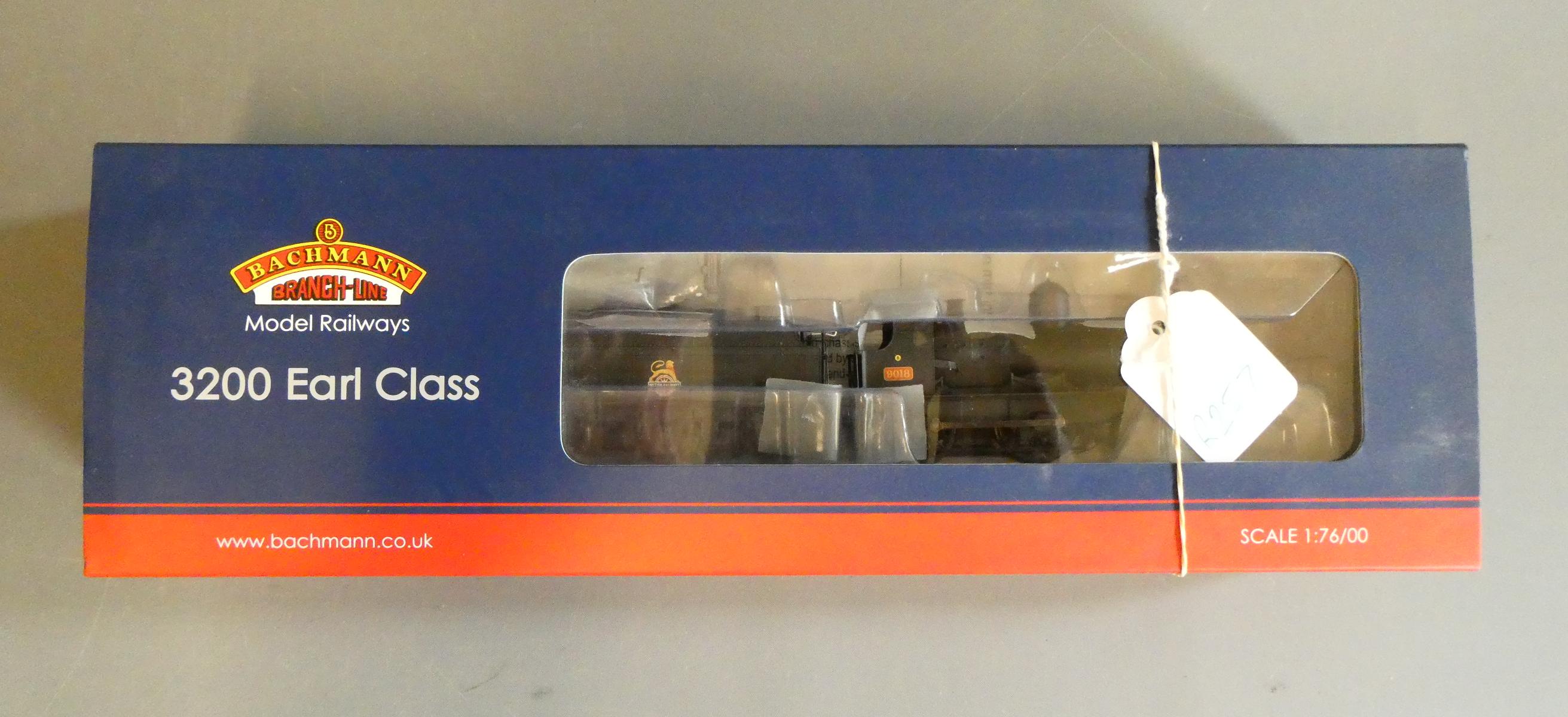 Bachmann Class 90xx Earl finished in weathered British Railways black 9018, fitted with Bachmann Image