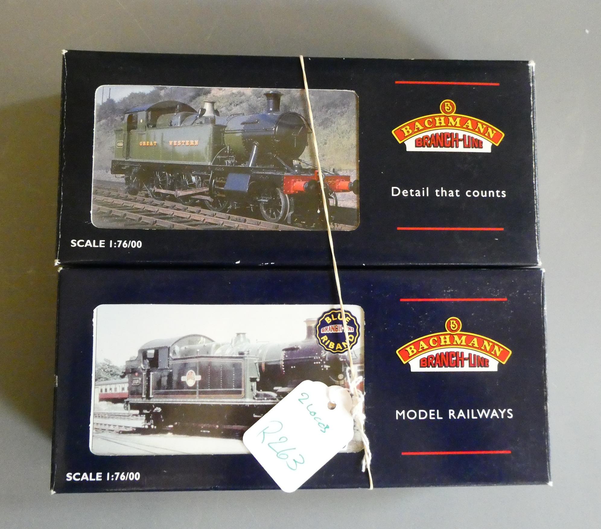 Bachmann Class 45xx finished in British Railways lined green livery 4566 Image