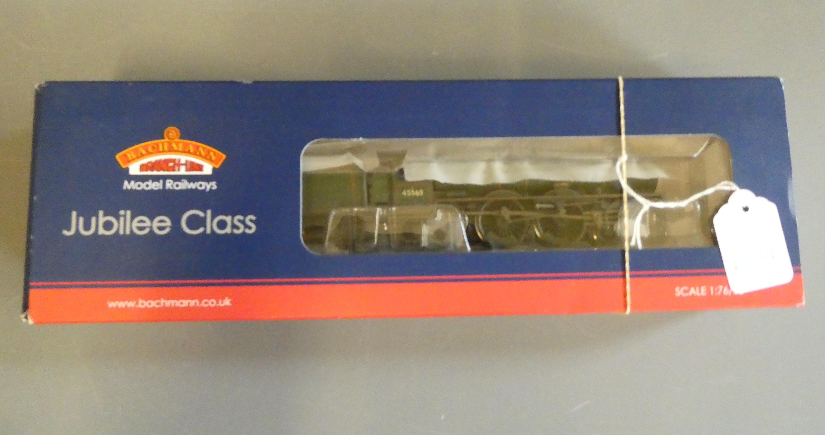 Bachmann Jubilee Class locomotive finished in weathered British Railways lined green livery 45565 Image