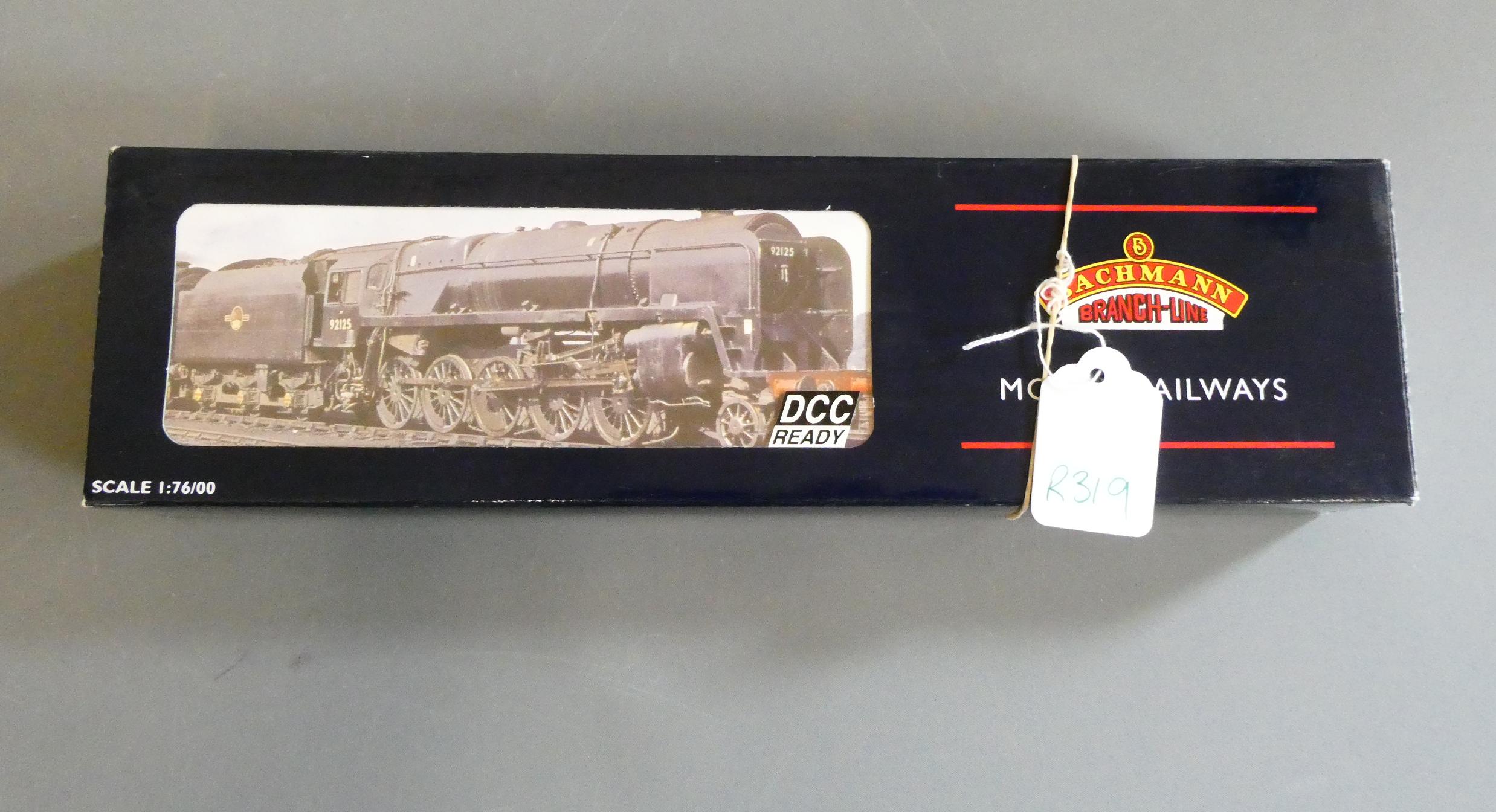 Bachmann Class 9F finished in weathered British Railways black livery BR1C tender 92077, fitted with Image