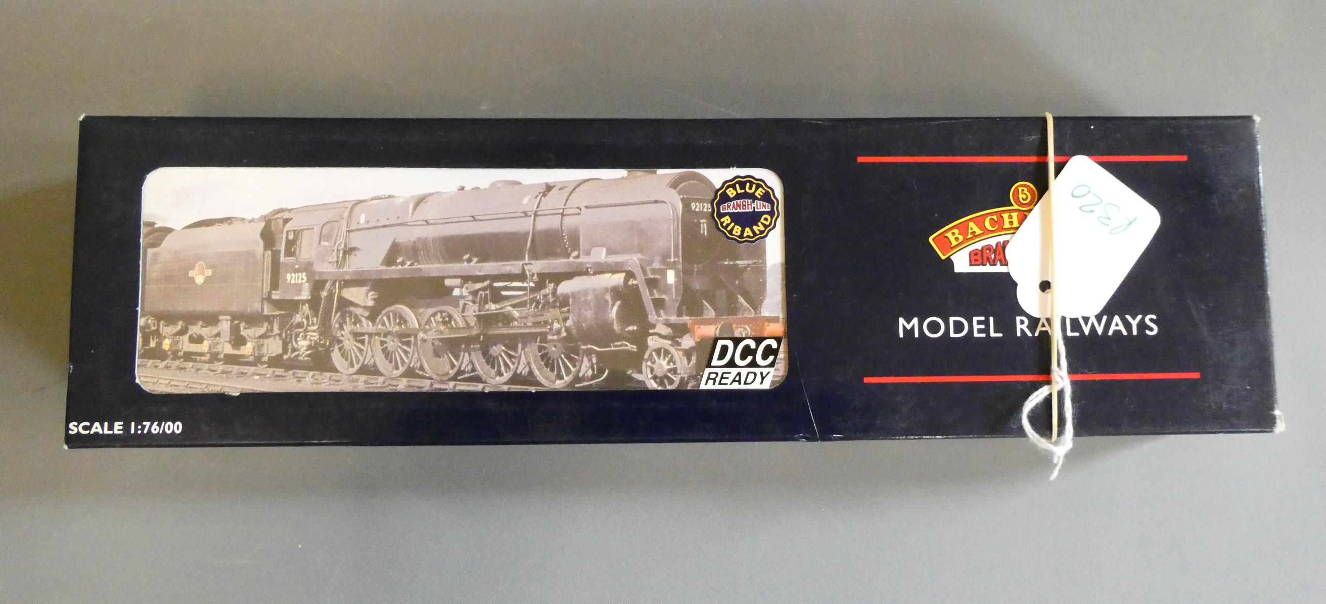 Bachmann Class 9F finished in British Railways black livery BR1C tender, early totem, fitted with Image