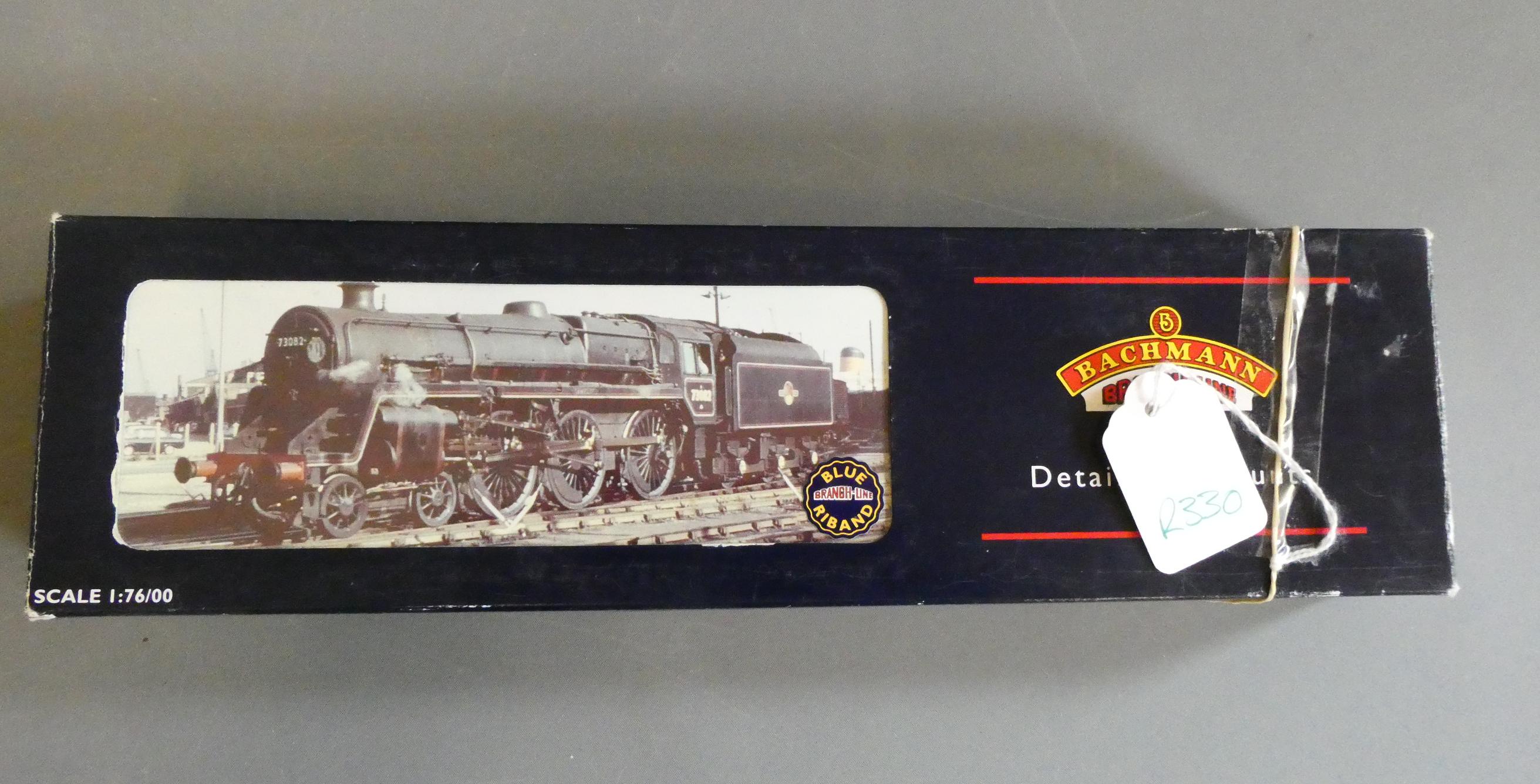 Bachmann Class 5 MT locomotive finished in British Railways lined green livery BR1 tender 73014 Image