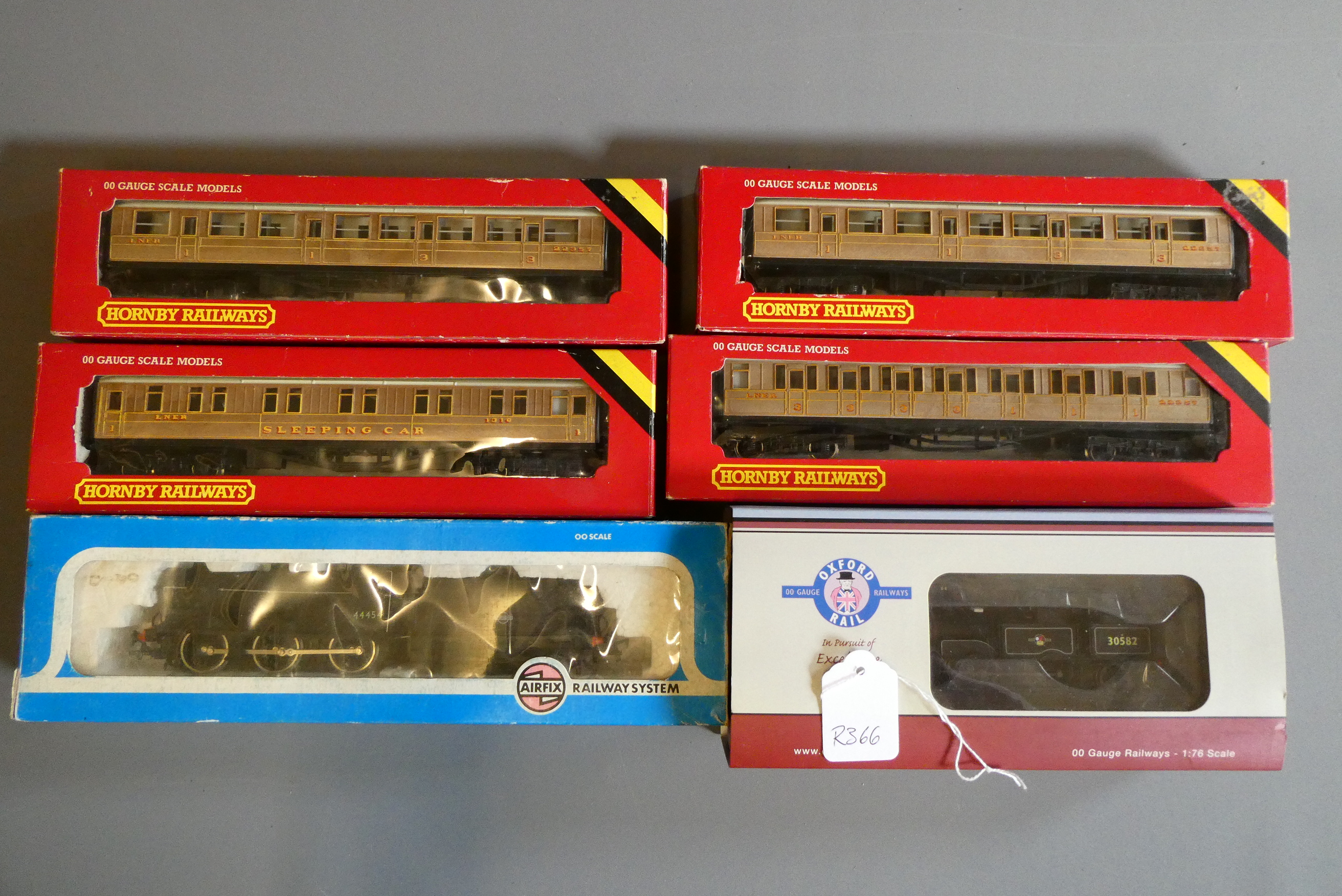 Oxford Rail Adams Radial Tank finished in BR lined black, boxed, excellent, Airfix Railways BR Image