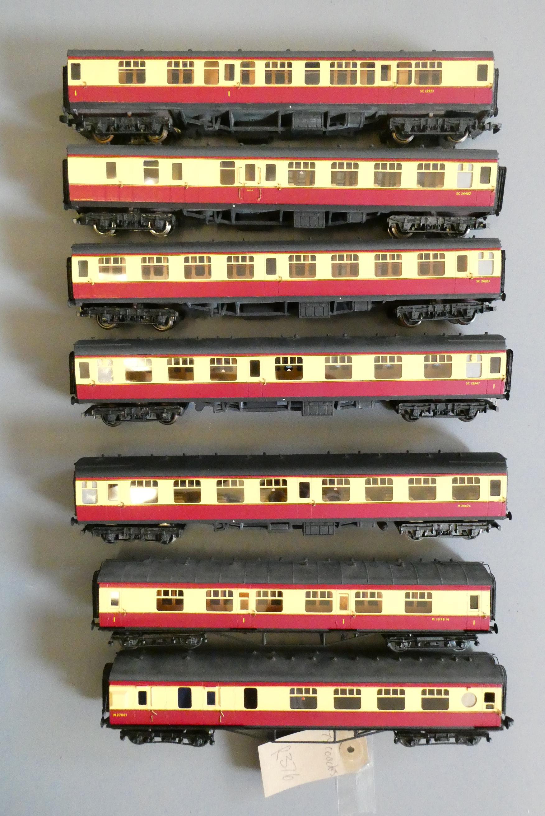 Seven BR red/cream coaches Comet BTK Mk1 Porthole Image