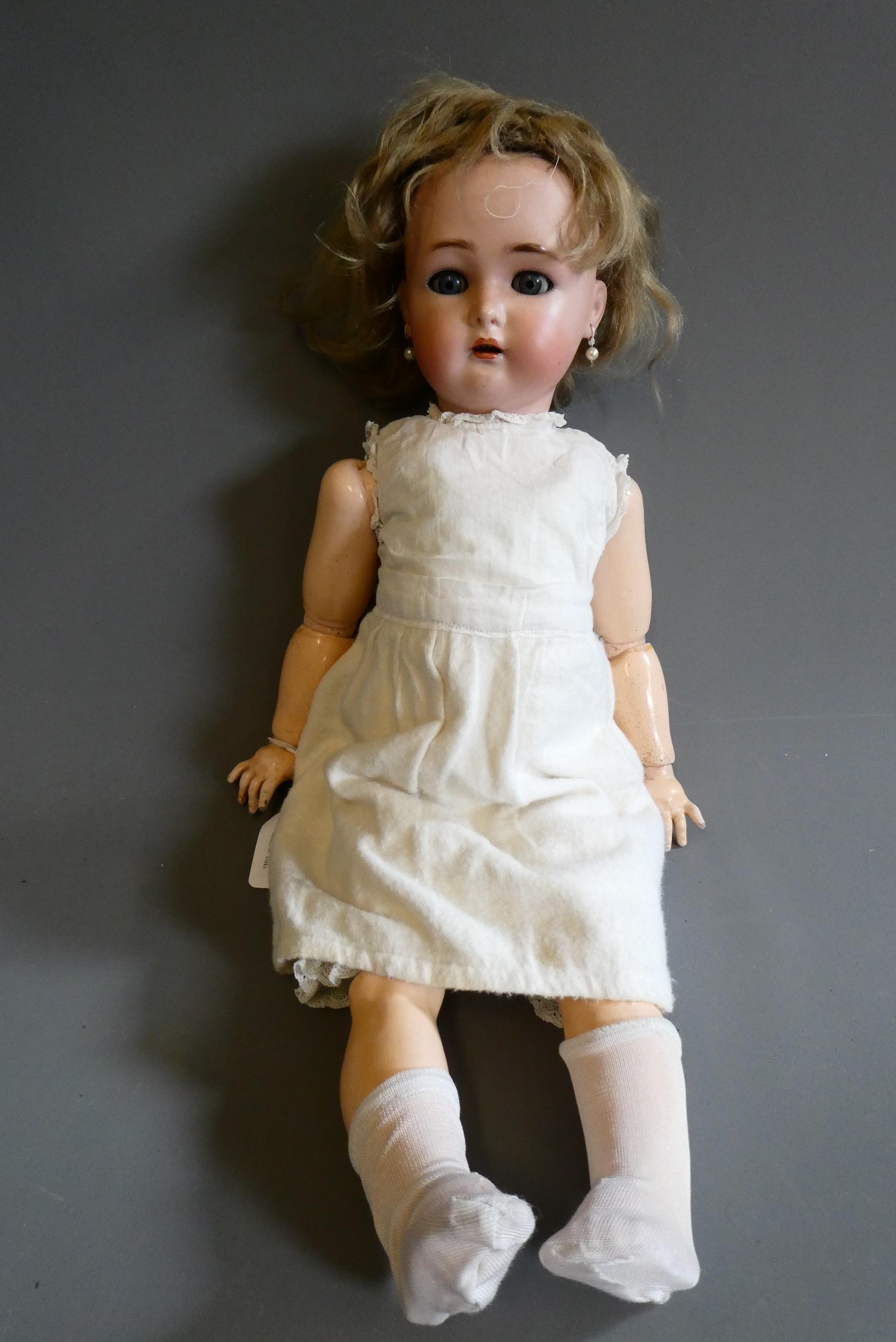 A Kammer & Reinhardt bisque socket head doll Image