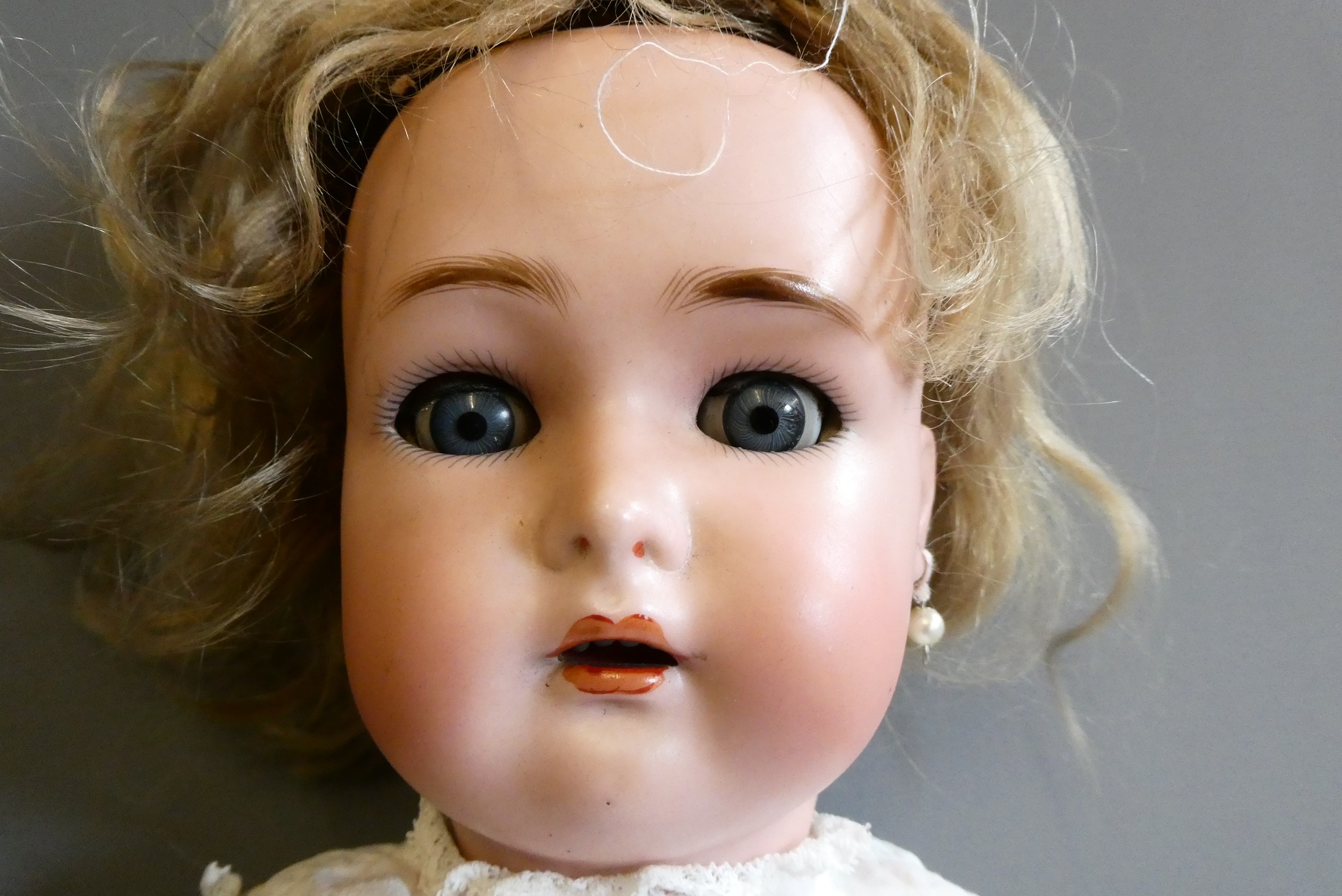 A Kammer & Reinhardt bisque socket head doll Image