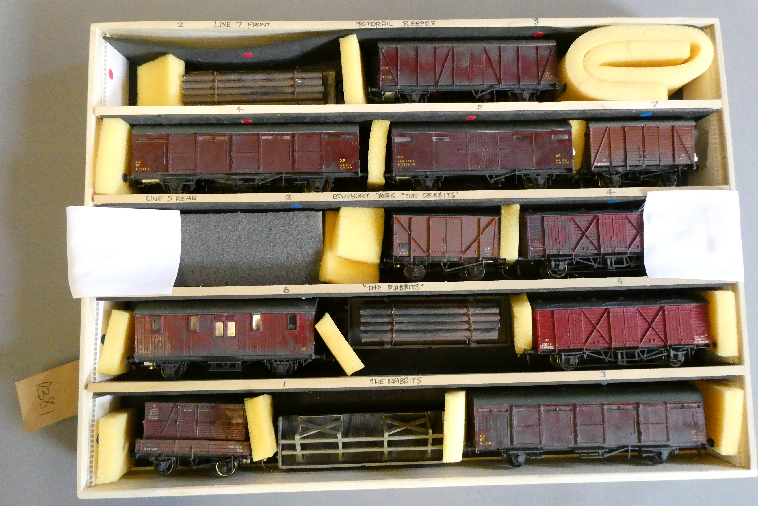 Thirteen vans and goods wagons, all items have been weathered, good (Est. plus 24% premium inc. VAT) Image
