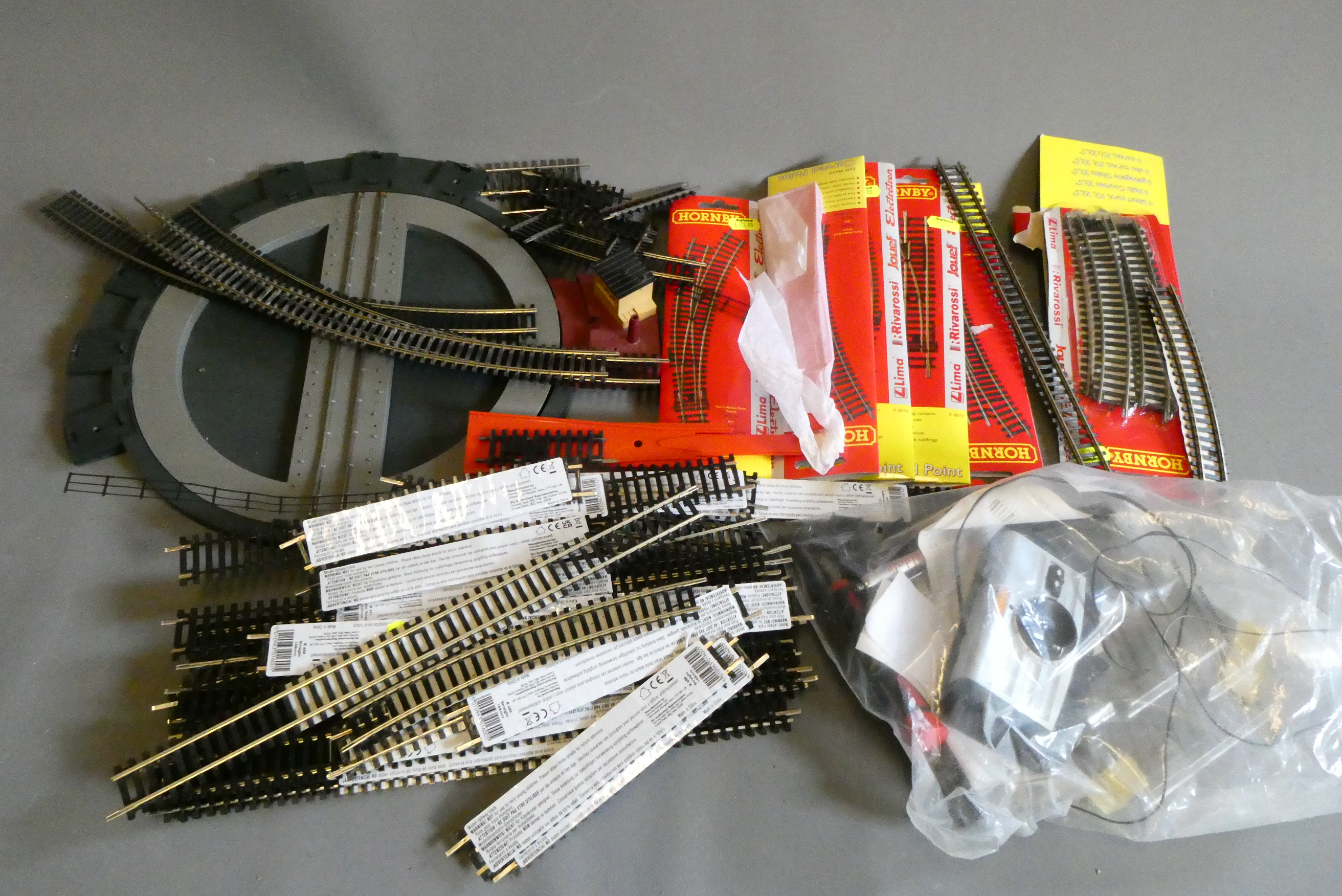 Hornby Set track including points, straight and curved pieces, some items boxed, good, together with Image